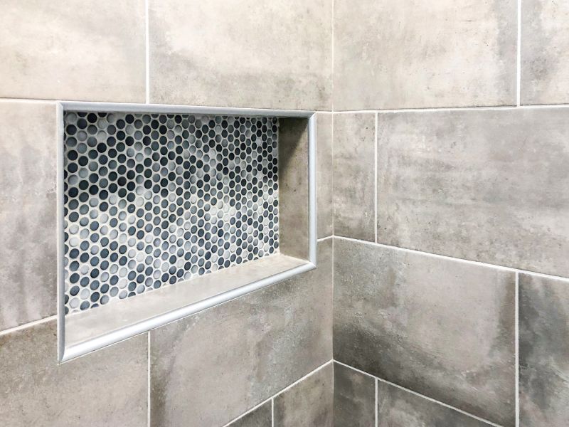Linear Shower with Niche